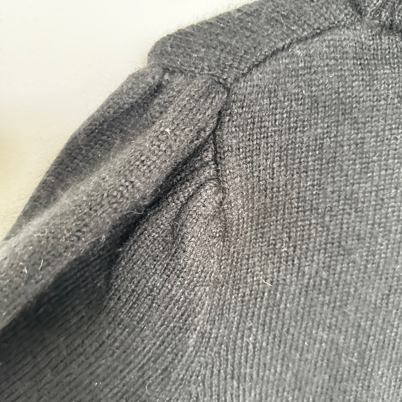 BB Dakota Women's Sweater - Picture 4 of 4